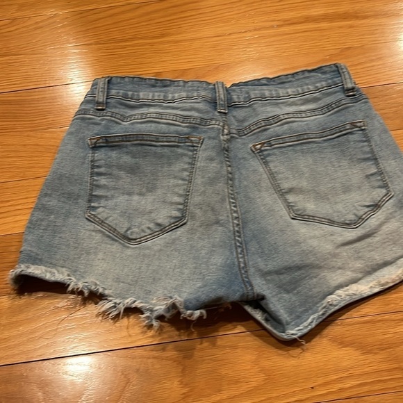 Kancan distress jeans shorts size 9/28. - Picture 4 of 9